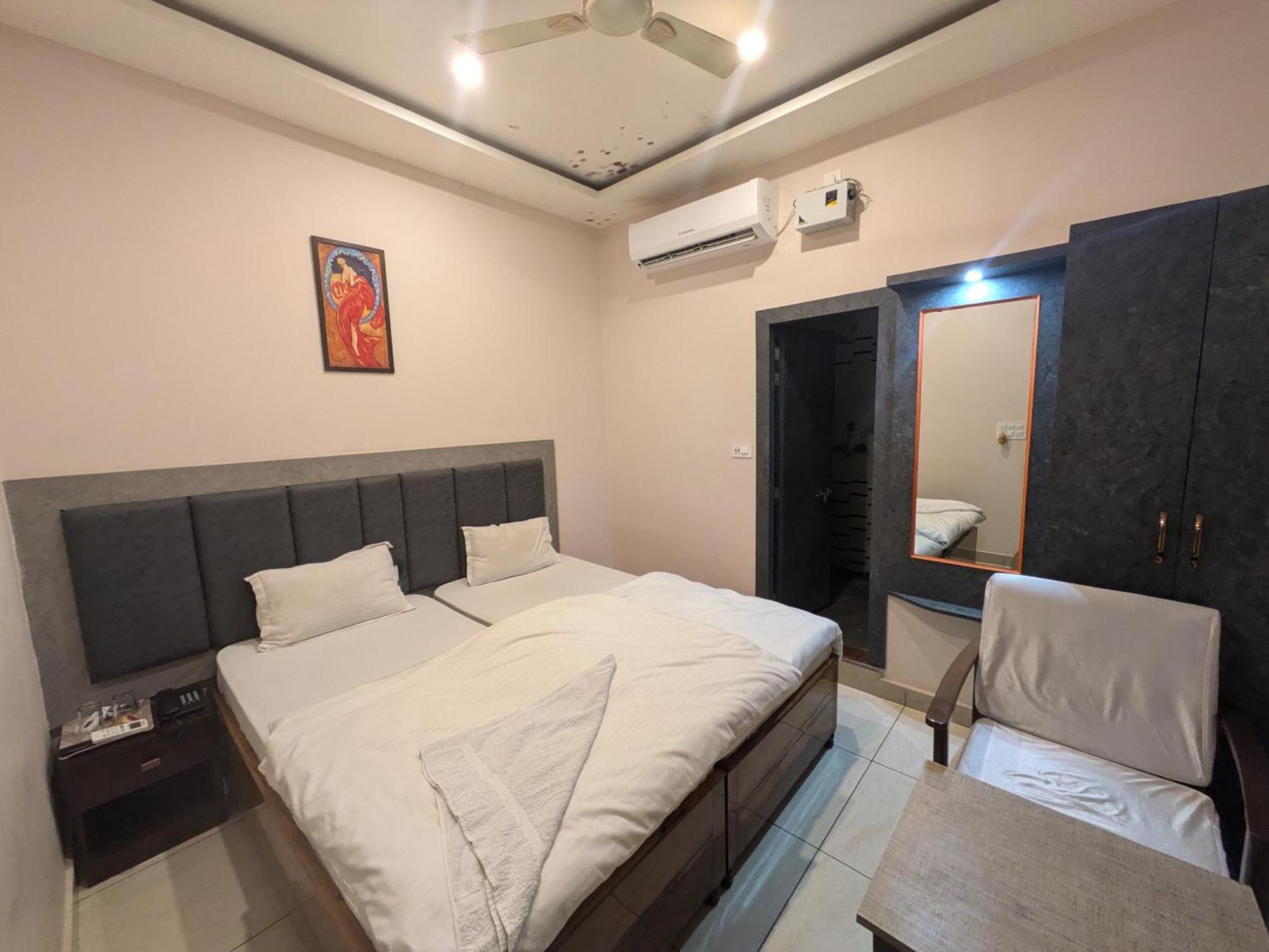 Kishori Vatika Hotel Ramnagar  Buitenkant foto
