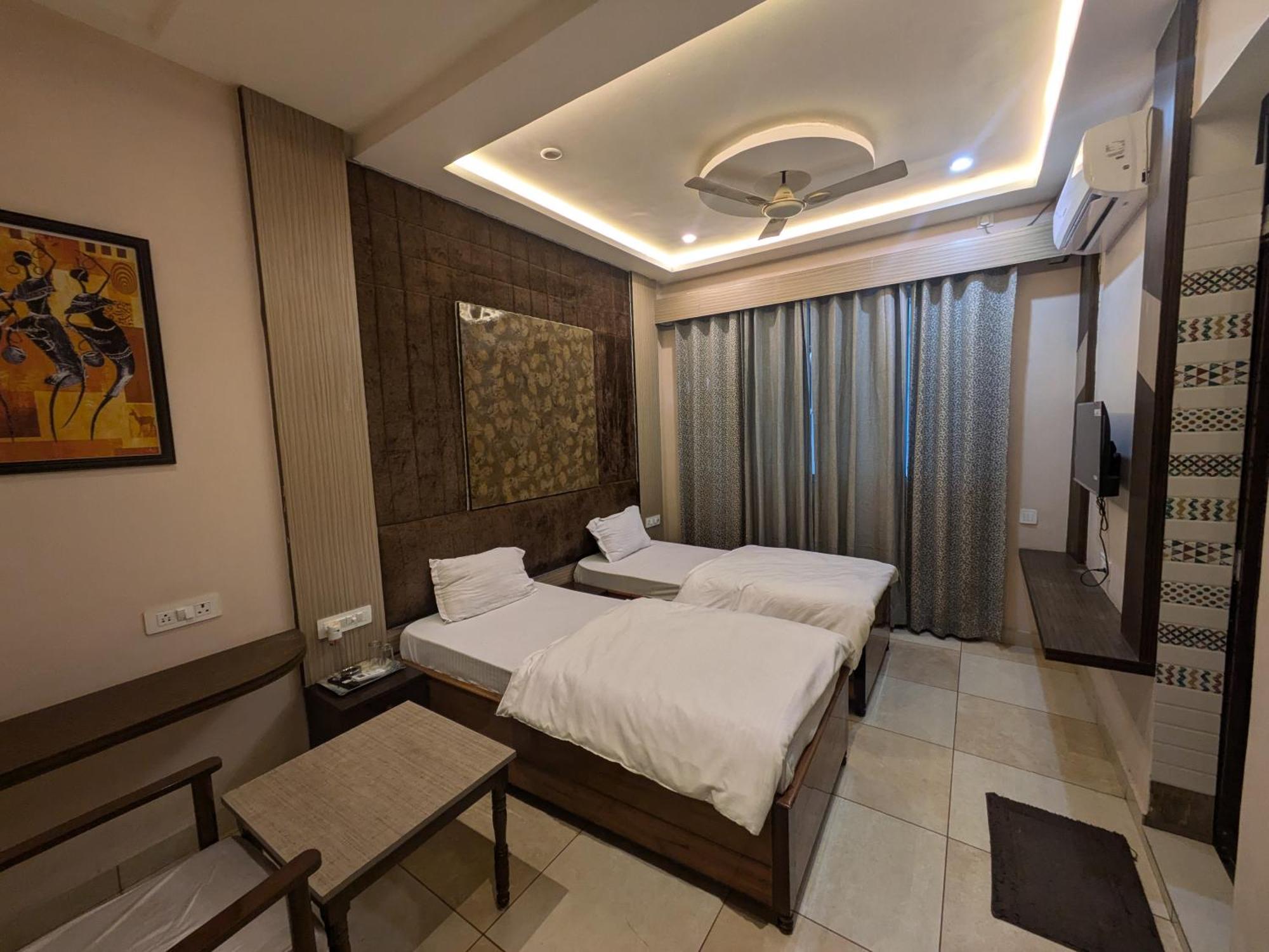 Kishori Vatika Hotel Ramnagar  Buitenkant foto