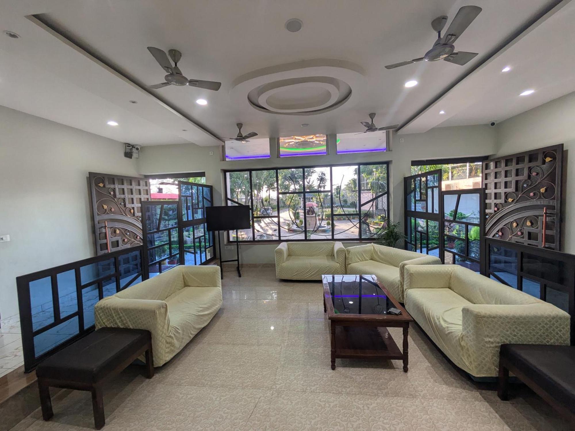 Kishori Vatika Hotel Ramnagar  Buitenkant foto